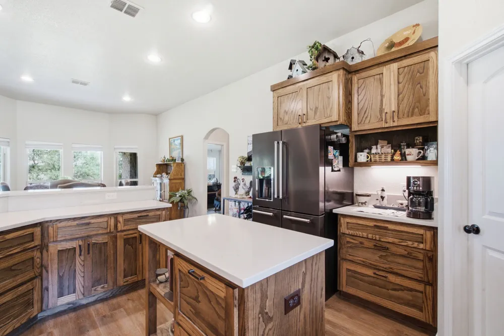 640 Sunfish Point Bluff Dale, TX 76433