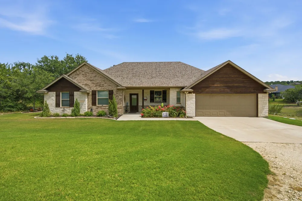 640 Sunfish Point Bluff Dale, TX 76433