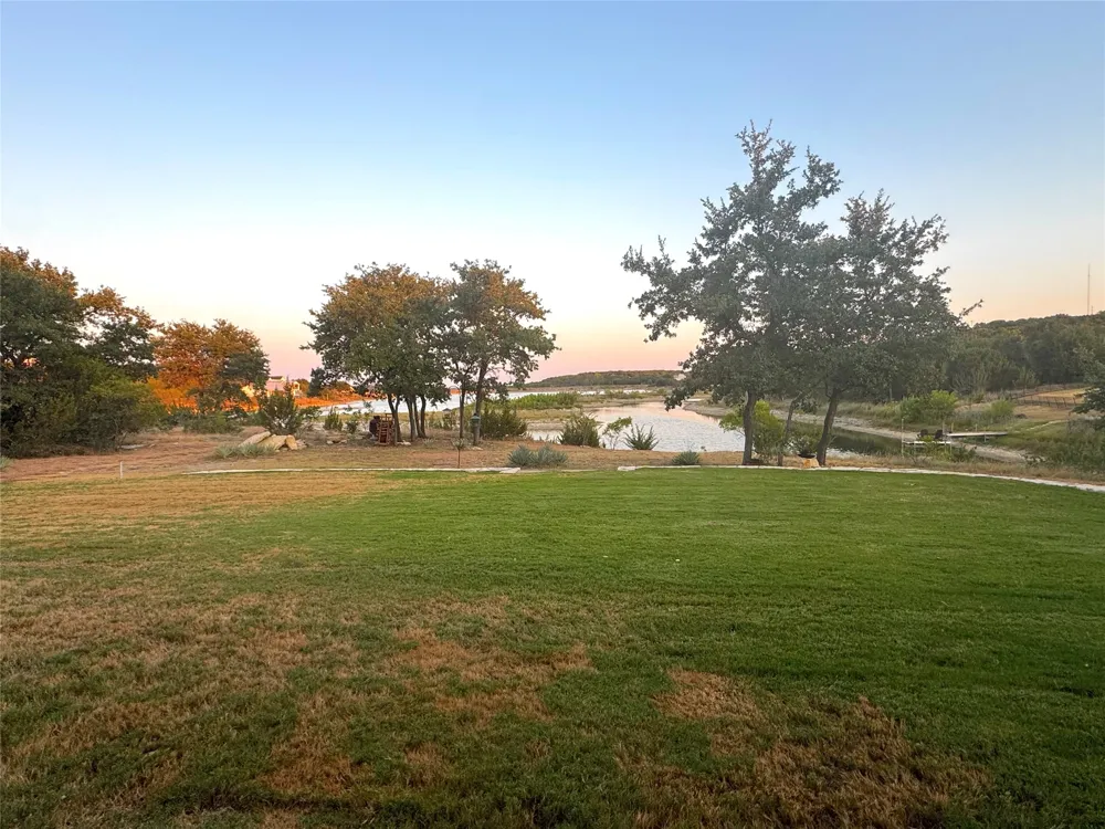 640 Sunfish Point Bluff Dale, TX 76433