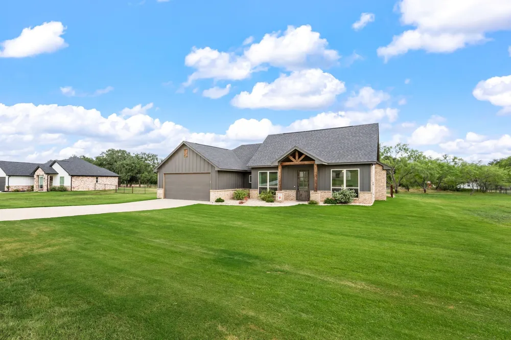 212 Jimmy Lane Millsap, TX 76066