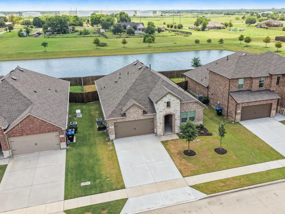 308 Bailey Way Caddo Mills, TX 75135