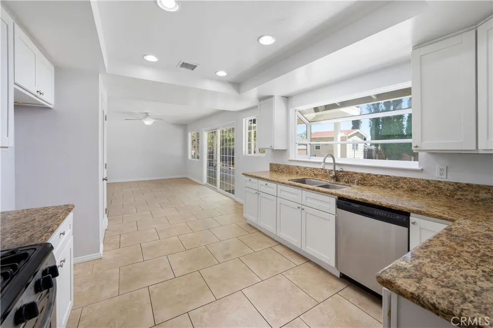 42900 Staffordshire Drive Lancaster, CA 93534