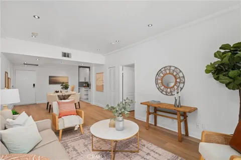828 Hudson Avenue #106