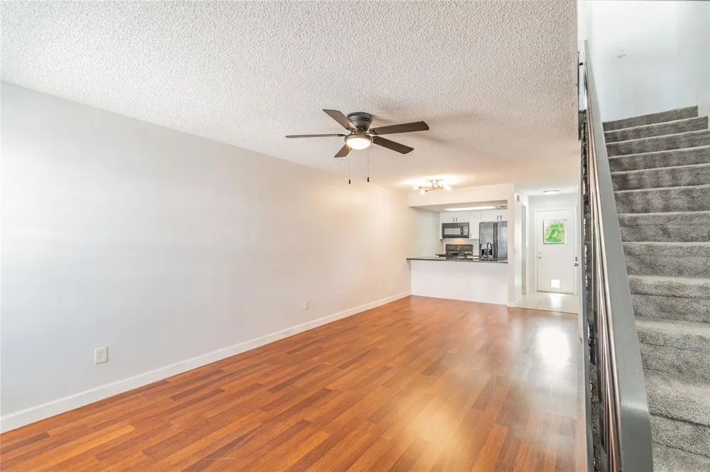 4907 W MCELROY AVENUE #H209 Tampa, FL 33611