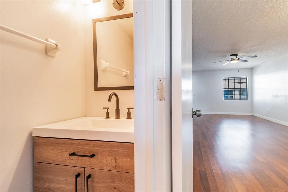 4907 W MCELROY AVENUE #H209 Tampa, FL 33611