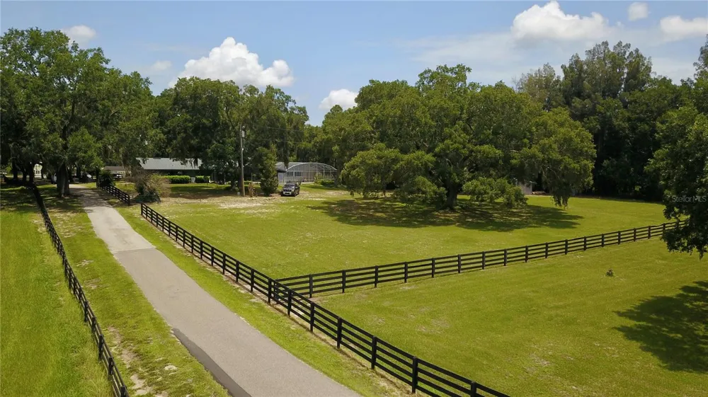 16945 W PHIL C PETERS ROAD Winter Garden, FL 34787