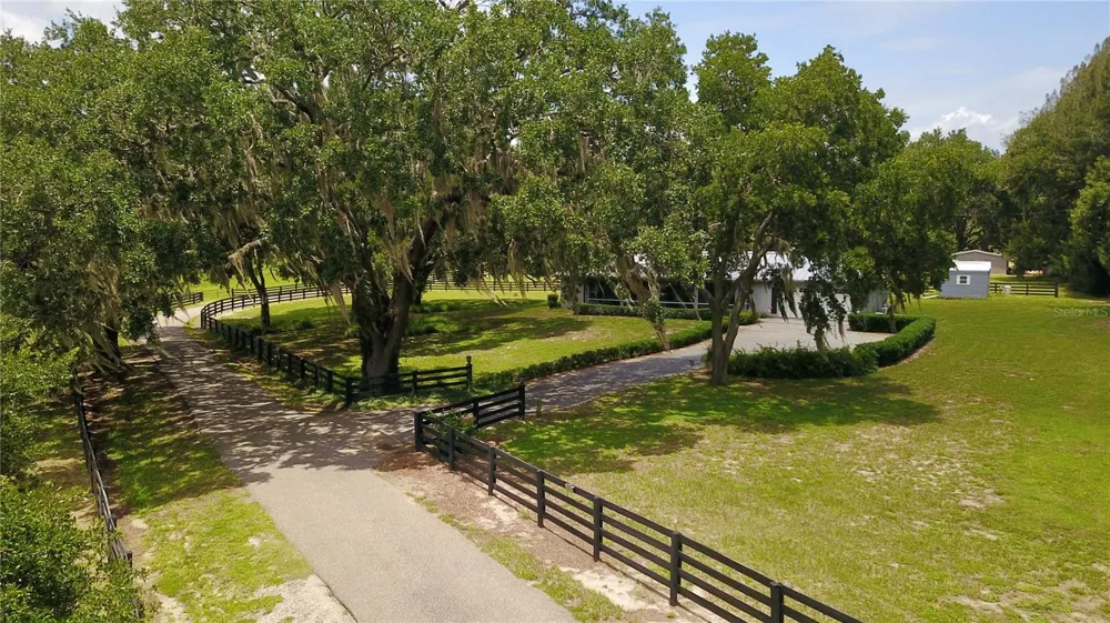 16945 W PHIL C PETERS ROAD Winter Garden, FL 34787