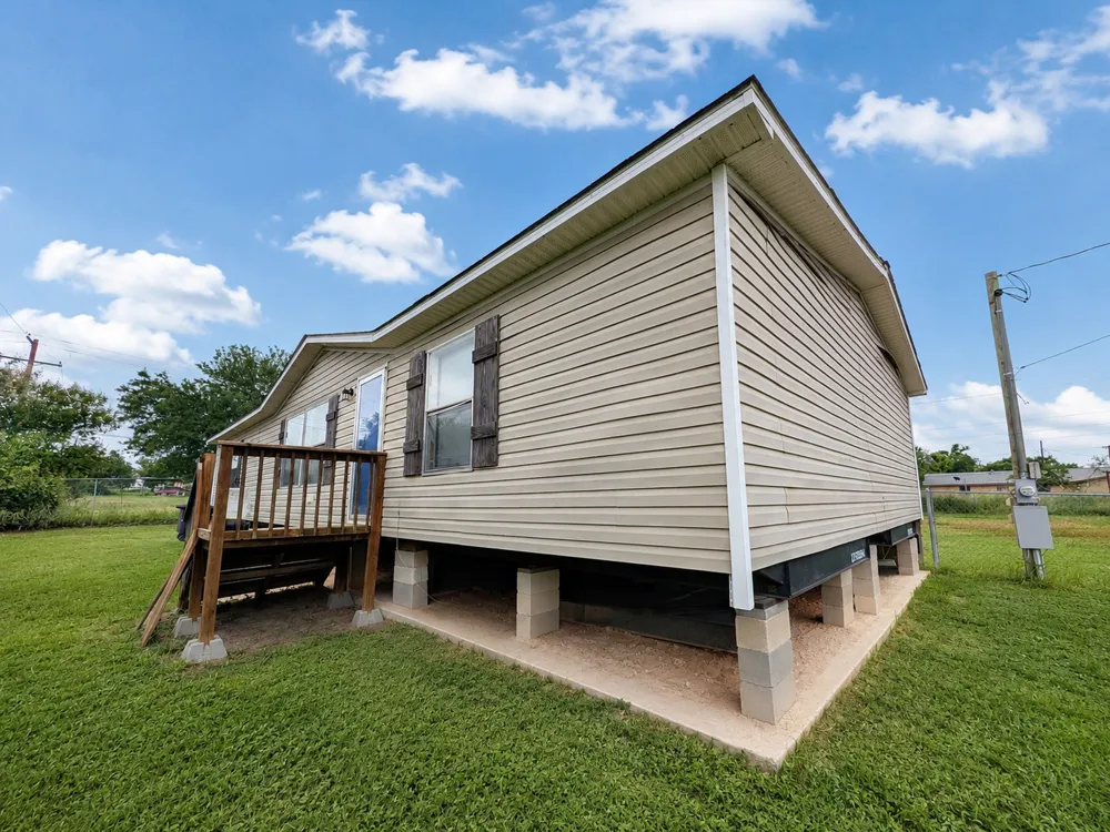 873 Avenue I Poteet, TX 78065