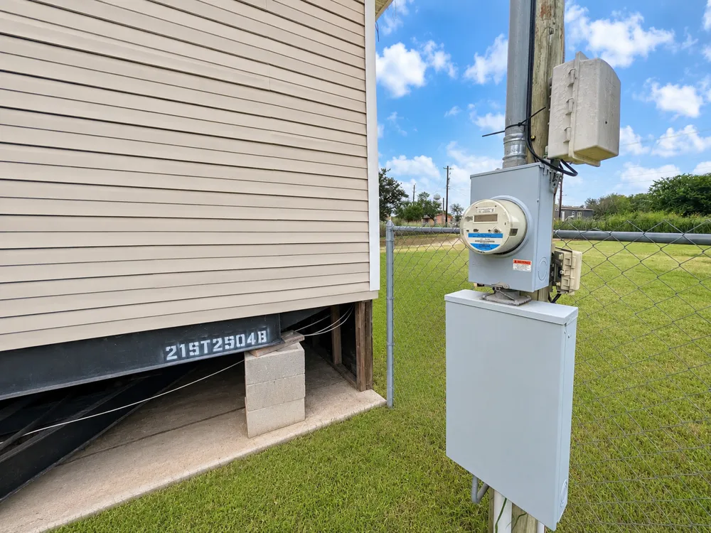 873 Avenue I Poteet, TX 78065