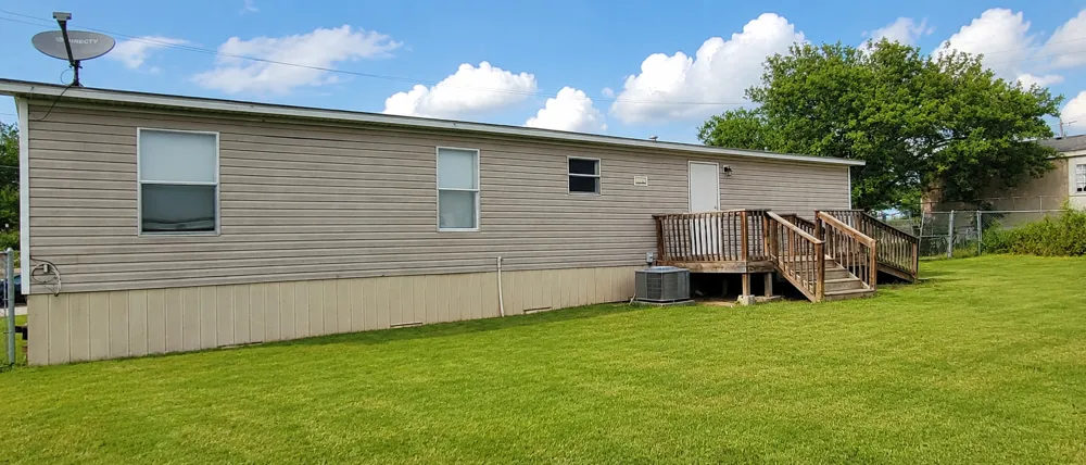 873 Avenue I Poteet, TX 78065