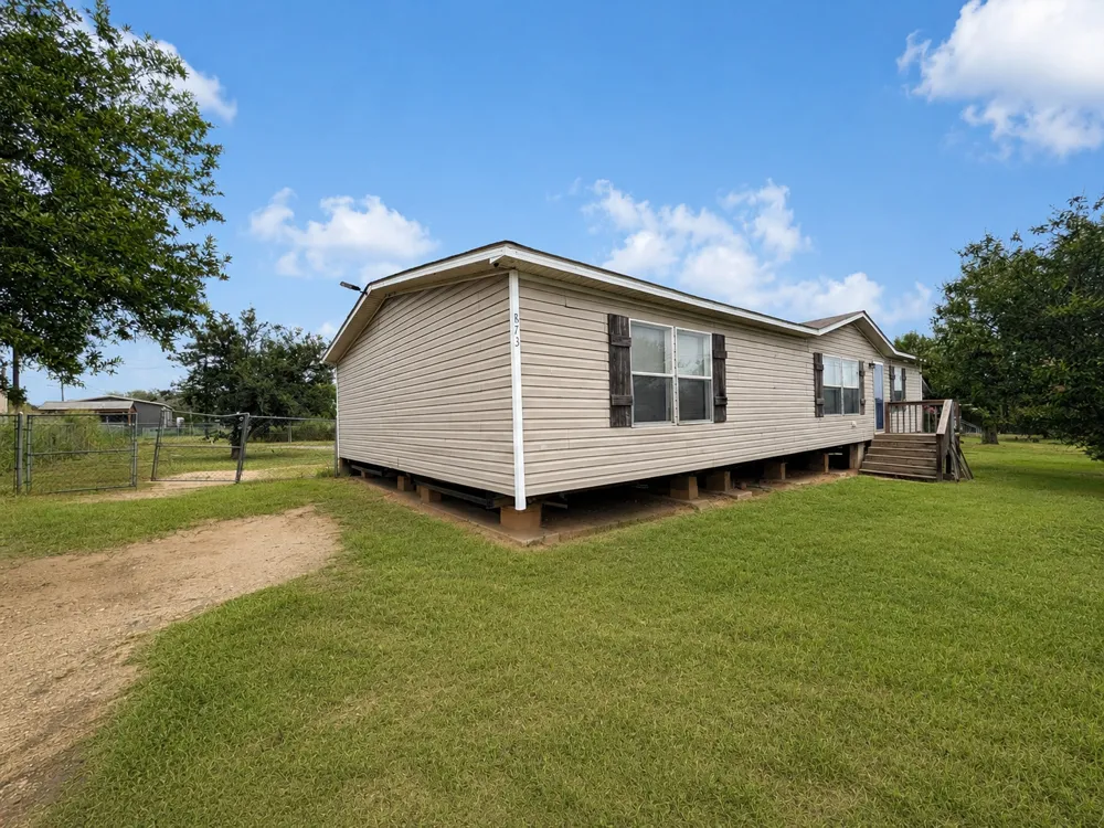 873 Avenue I Poteet, TX 78065