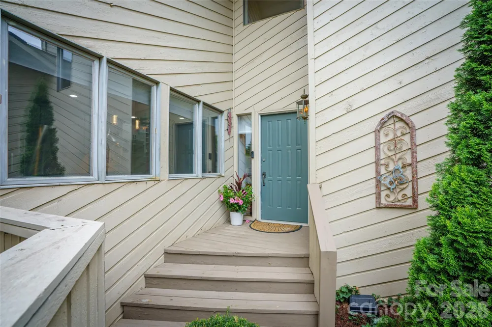 106 Deerlake Drive Asheville, NC 28803