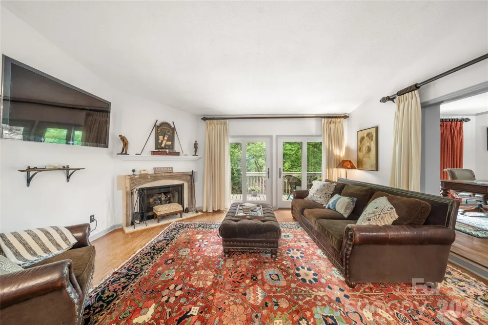 106 Deerlake Drive Asheville, NC 28803