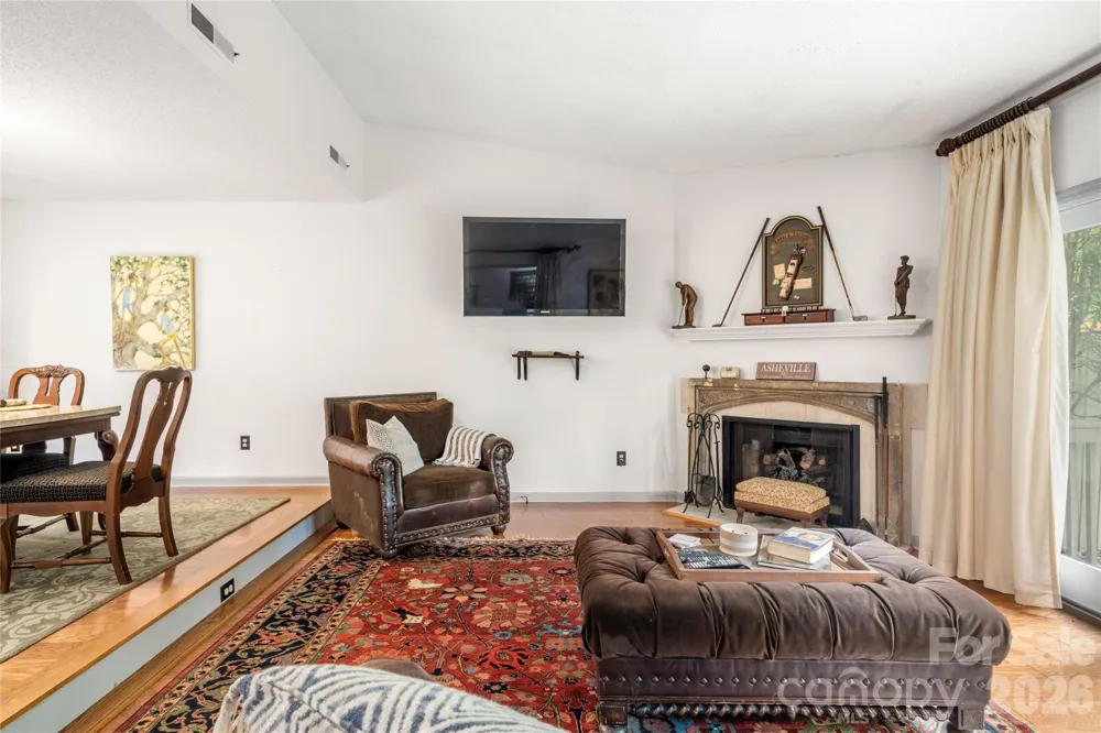106 Deerlake Drive Asheville, NC 28803