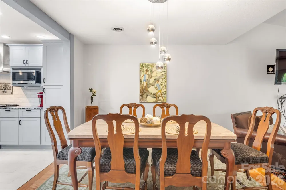 106 Deerlake Drive Asheville, NC 28803