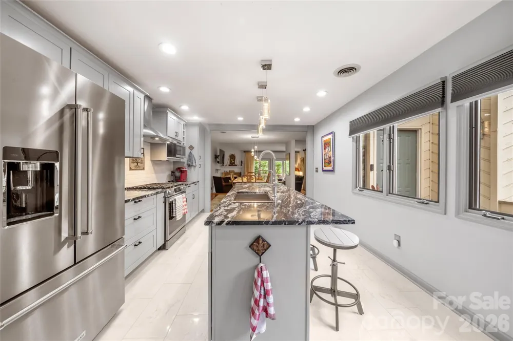 106 Deerlake Drive Asheville, NC 28803