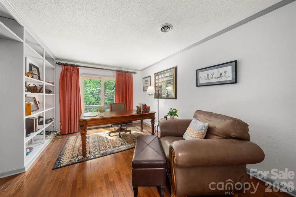 106 Deerlake Drive Asheville, NC 28803