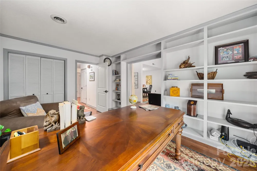 106 Deerlake Drive Asheville, NC 28803