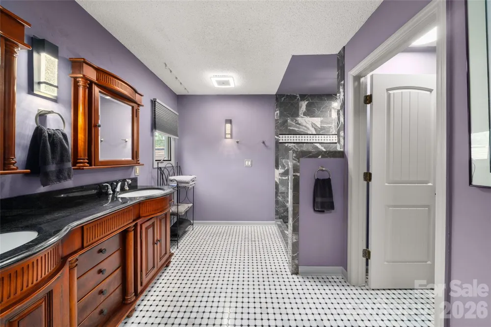 106 Deerlake Drive Asheville, NC 28803