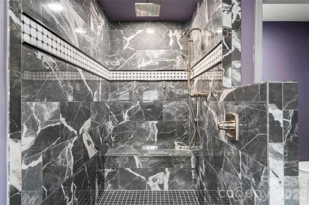 106 Deerlake Drive Asheville, NC 28803