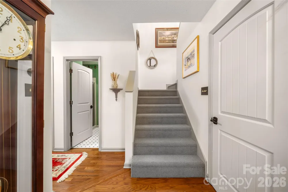 106 Deerlake Drive Asheville, NC 28803