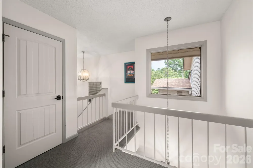 106 Deerlake Drive Asheville, NC 28803