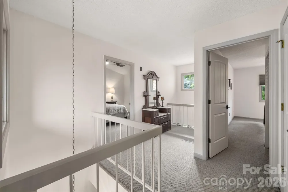 106 Deerlake Drive Asheville, NC 28803
