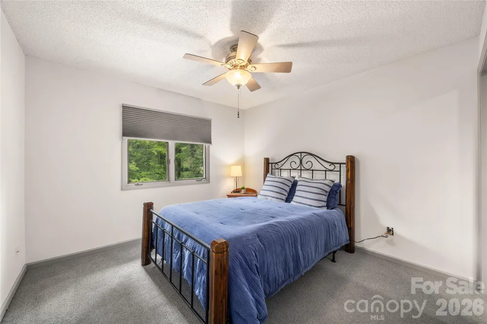 106 Deerlake Drive Asheville, NC 28803