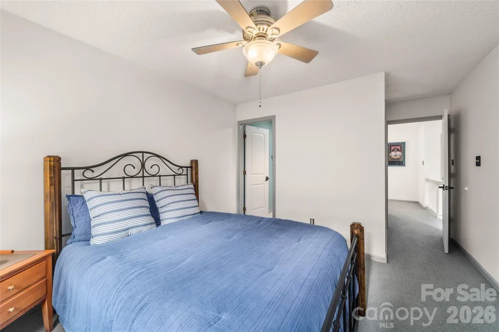 106 Deerlake Drive Asheville, NC 28803