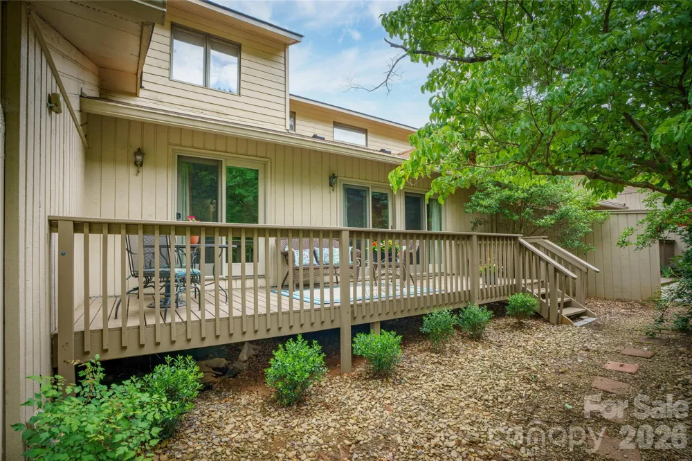 106 Deerlake Drive Asheville, NC 28803