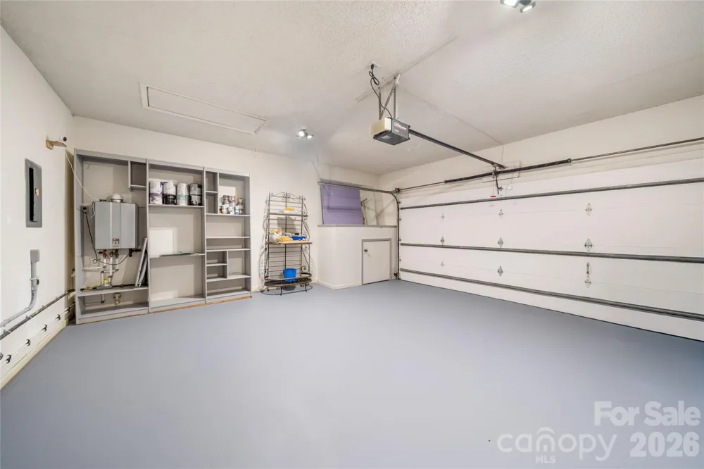 106 Deerlake Drive Asheville, NC 28803