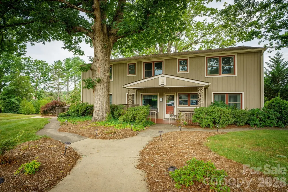 106 Deerlake Drive Asheville, NC 28803