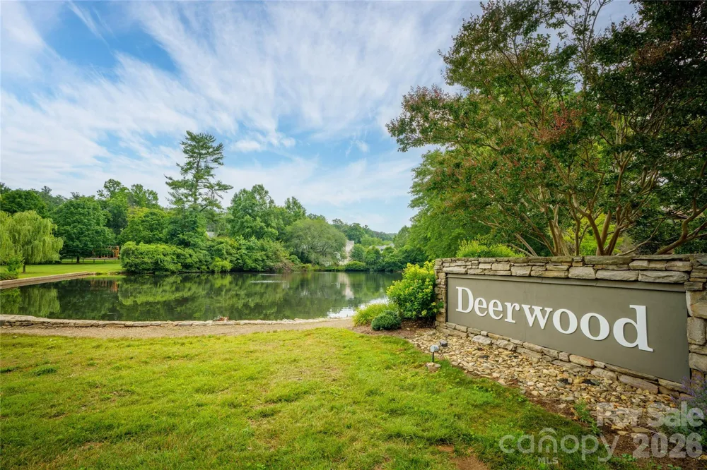106 Deerlake Drive Asheville, NC 28803