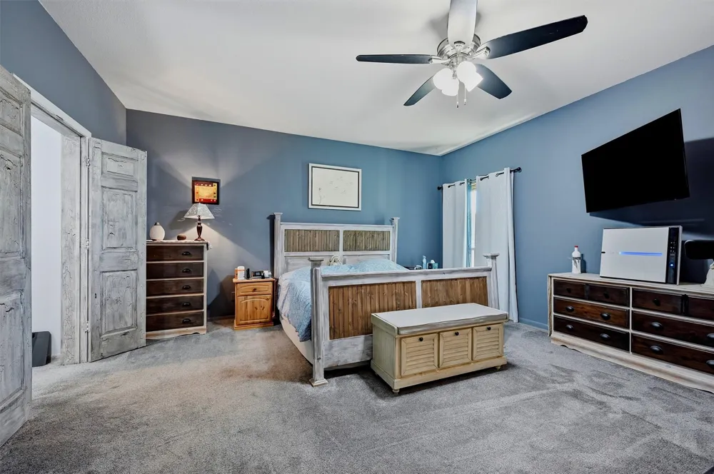 1226 County Road 243 Collinsville, TX 76233
