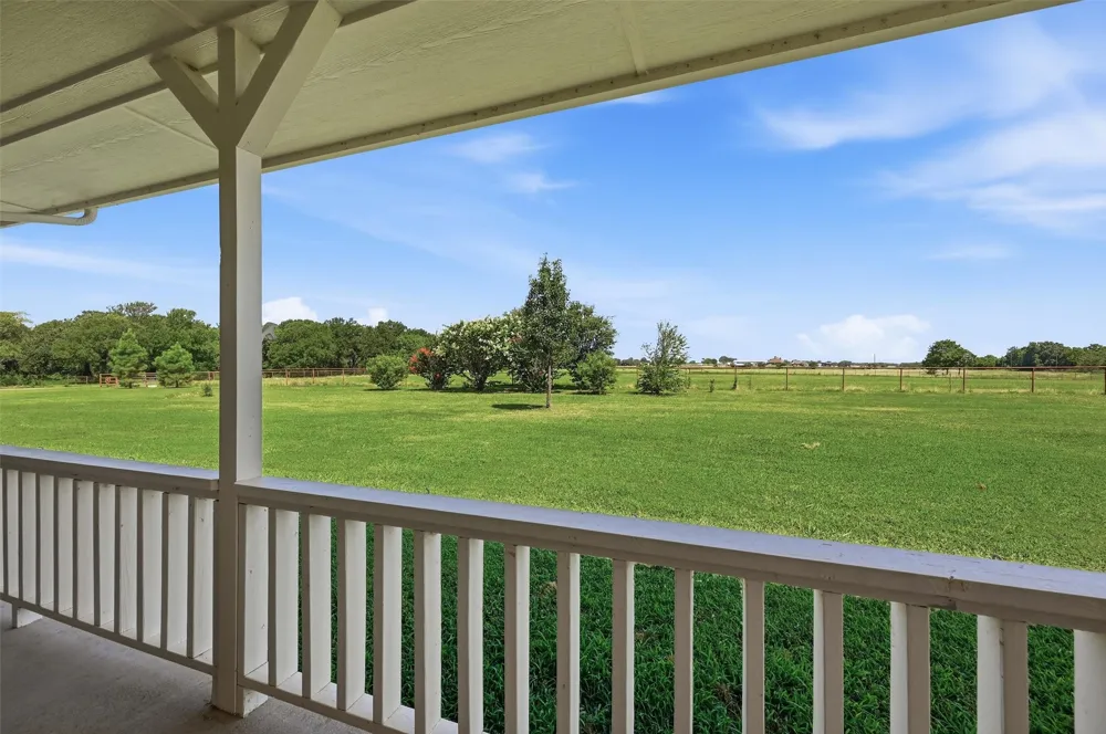 1226 County Road 243 Collinsville, TX 76233