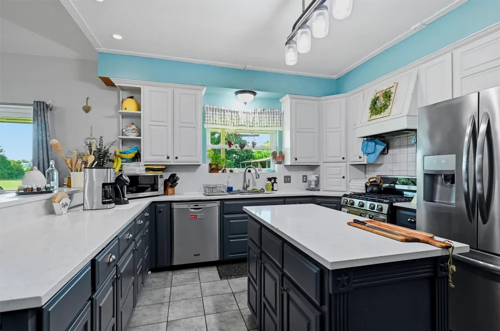 1226 County Road 243 Collinsville, TX 76233