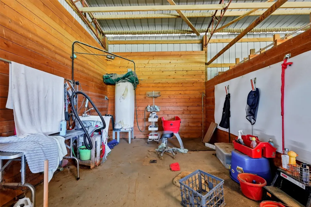 1226 County Road 243 Collinsville, TX 76233