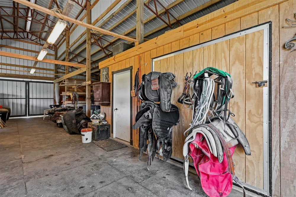 1226 County Road 243 Collinsville, TX 76233