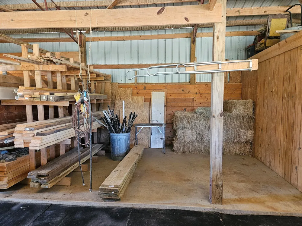 1226 County Road 243 Collinsville, TX 76233