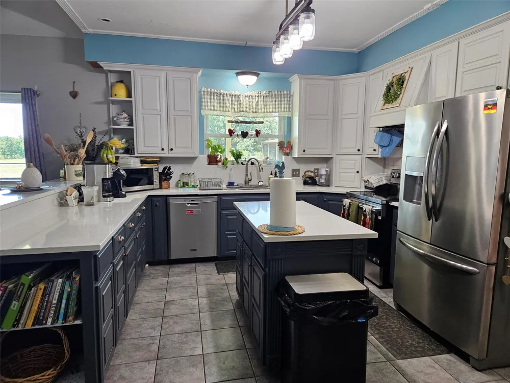 1226 County Road 243 Collinsville, TX 76233