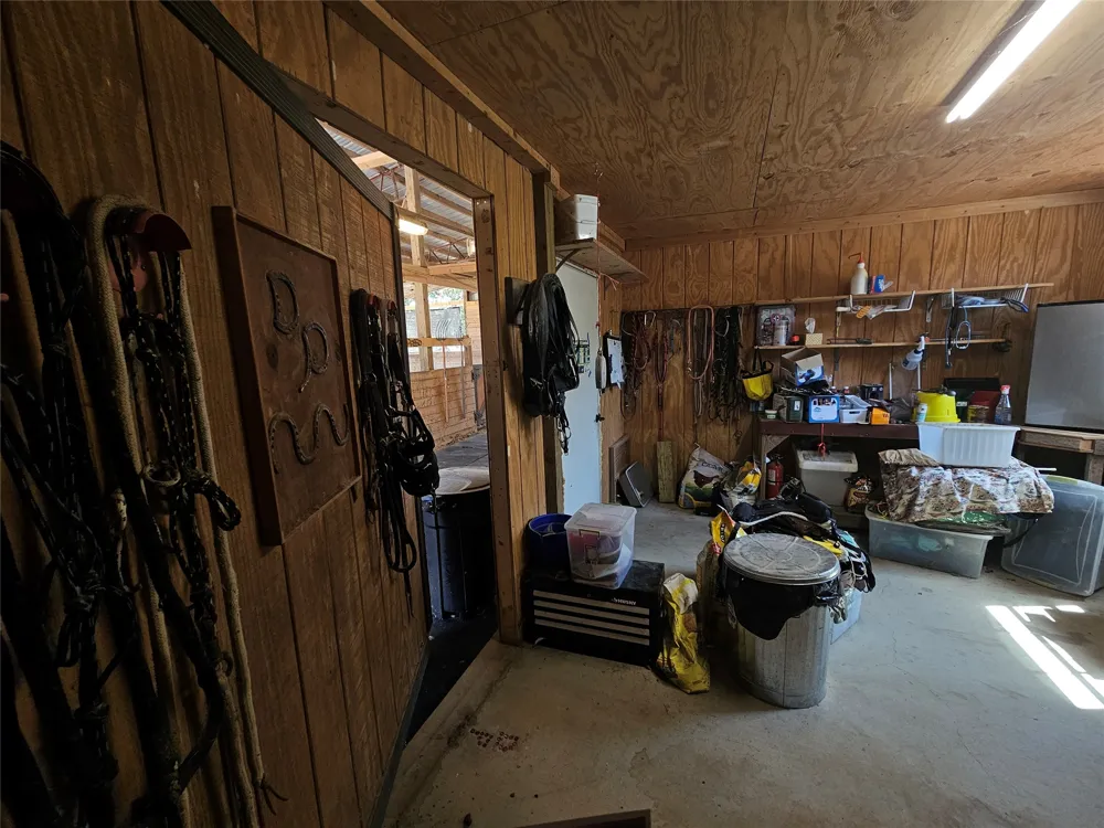 1226 County Road 243 Collinsville, TX 76233