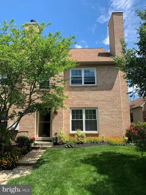 37 RAMPART DRIVE