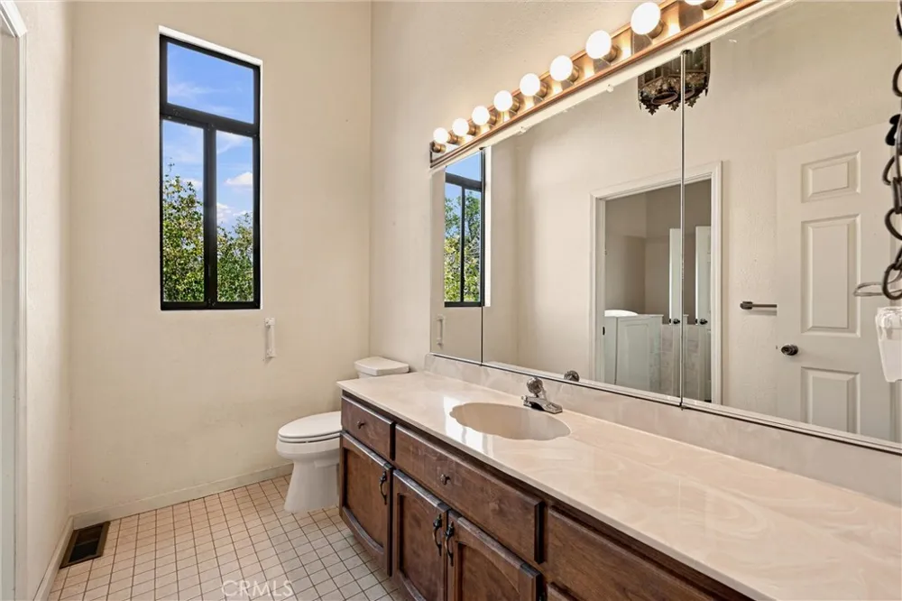 13420 Point Lakeview Road Lower Lake, CA 95457