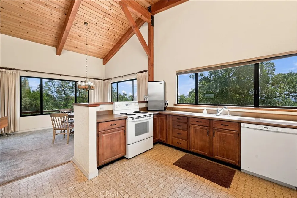 13420 Point Lakeview Road Lower Lake, CA 95457