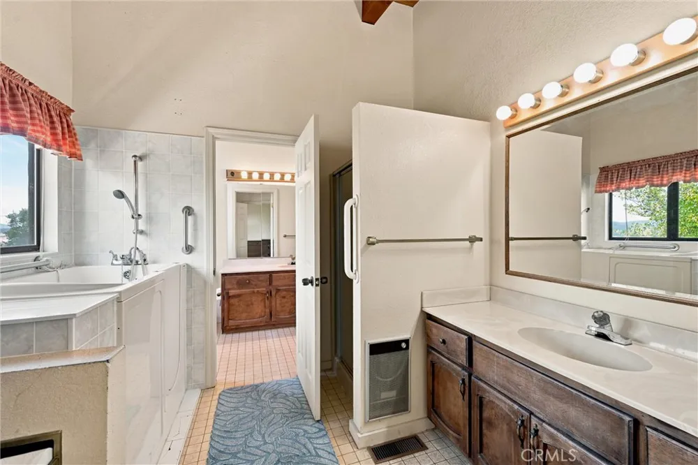 13420 Point Lakeview Road Lower Lake, CA 95457