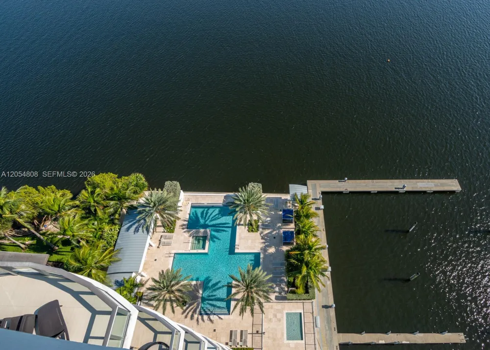 17301 Biscayne Blvd #1609 North Miami Beach, FL 33160