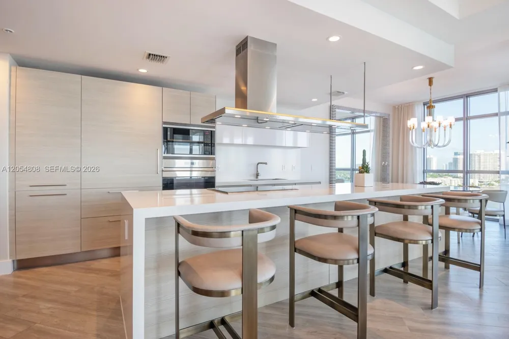 17301 Biscayne Blvd #1609 North Miami Beach, FL 33160