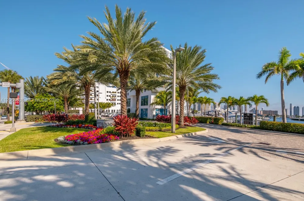 17301 Biscayne Blvd #1609 North Miami Beach, FL 33160