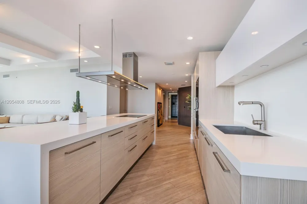 17301 Biscayne Blvd #1609 North Miami Beach, FL 33160