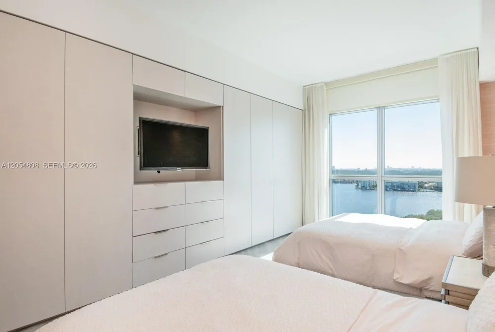 17301 Biscayne Blvd #1609 North Miami Beach, FL 33160